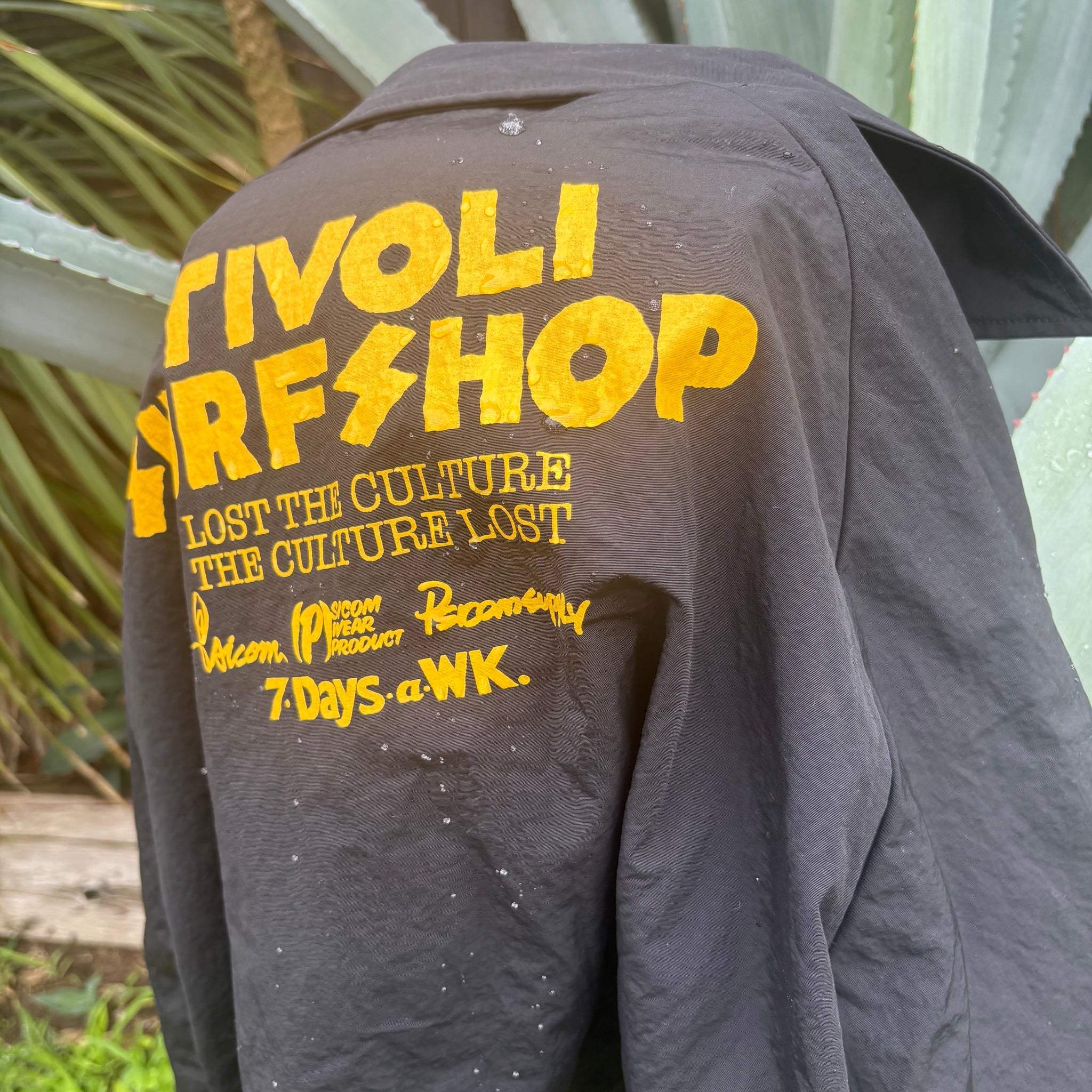 tivoLi surf shop